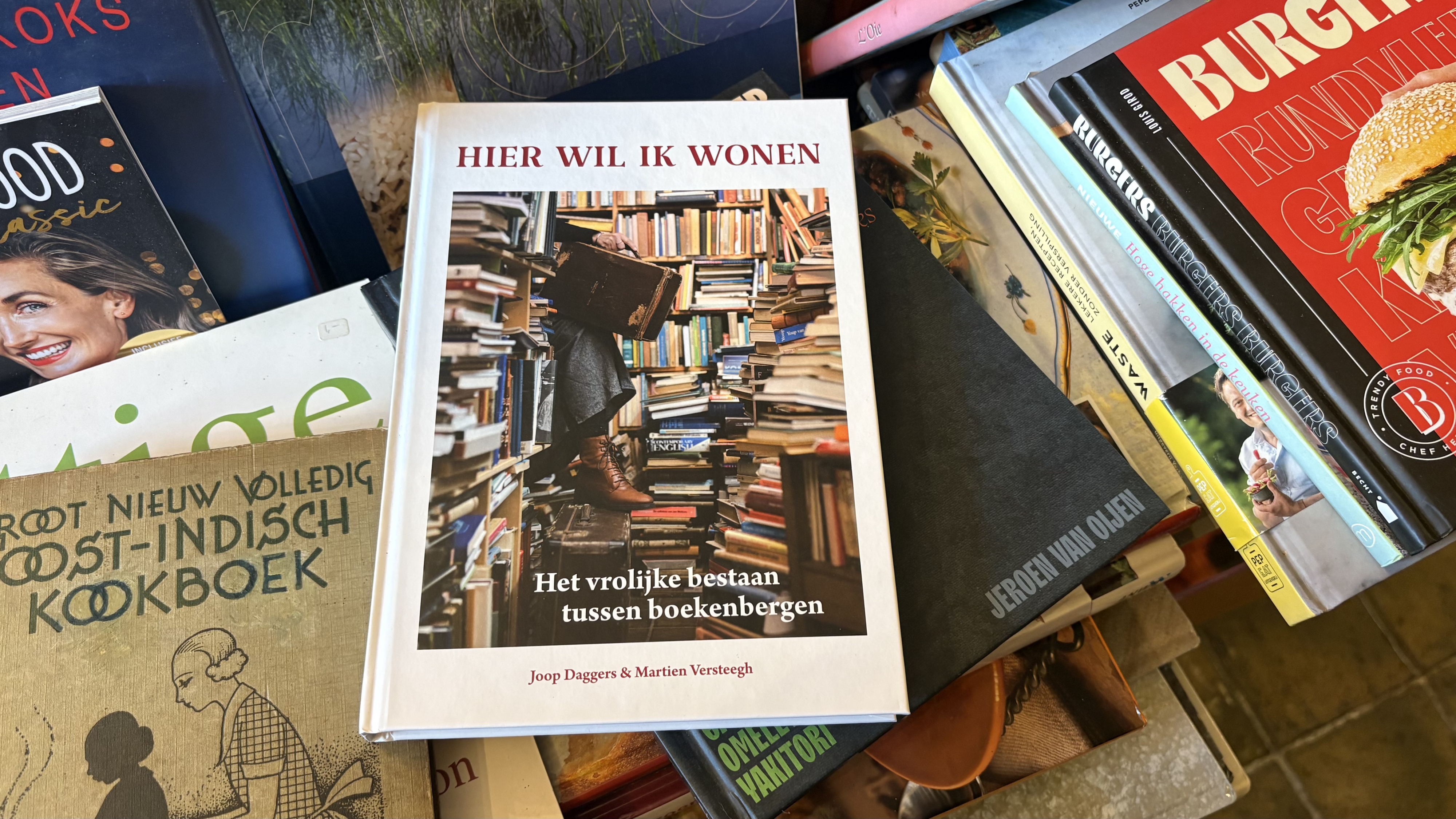 It boek fan Joop en Martien oer de boekwinkel yn Den Haag