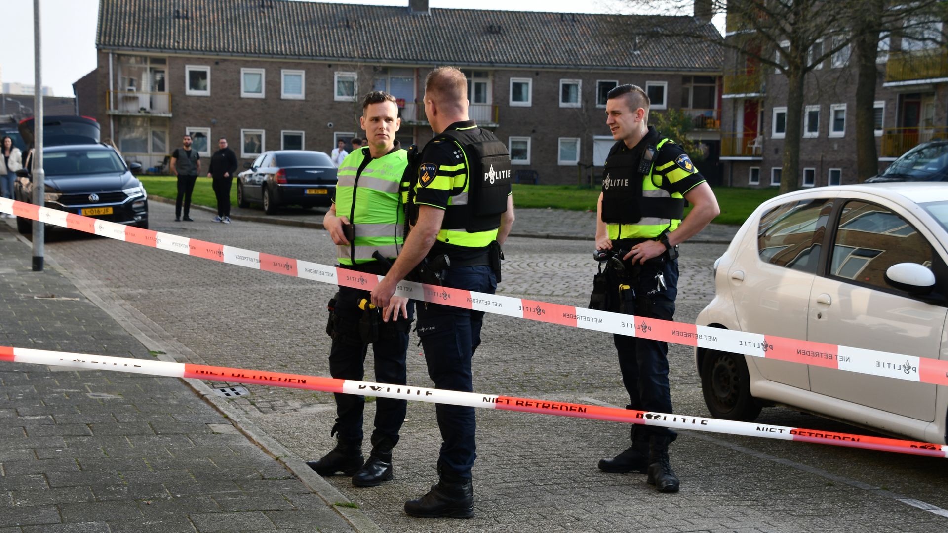 Lege Hulzen Op Straat En Vrouw (33) Aangehouden Na Schietpartij In ...