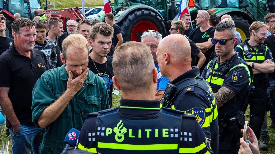 Boeren demonstreerden maandag bij distributiecentra in Bleiswijk