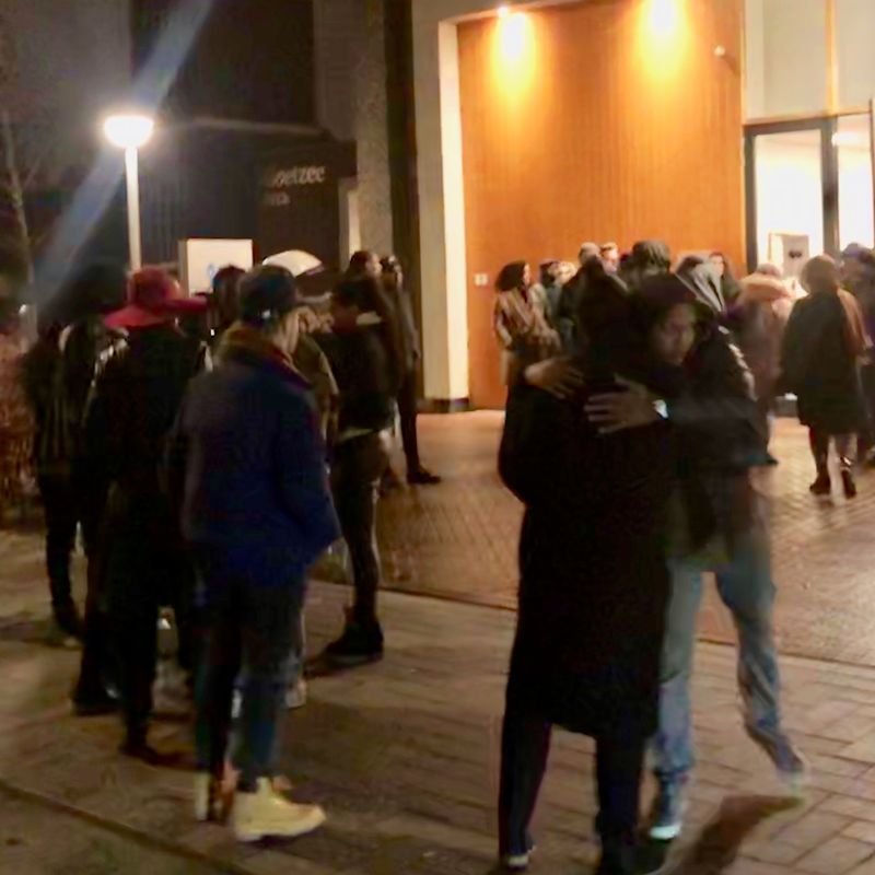 Meer dan duizend mensen bij afscheid van rapper Feis - Rijnmond