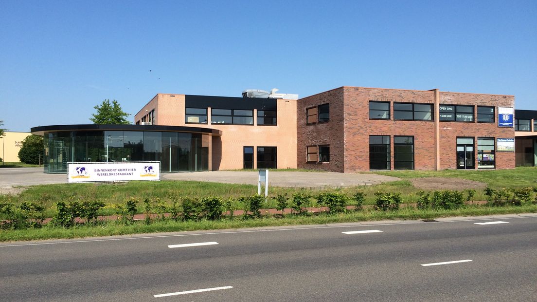 Het nieuwe wereldrestaurant Happy World aan de Aziëweg dat ondanks protesten wel open mocht (Rechten: Margriet Benak / RTV Drenthe)
