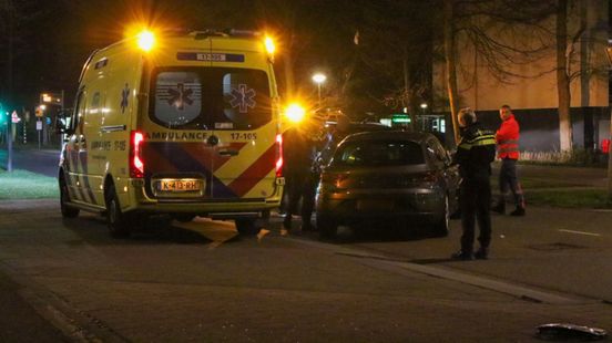 Inzittenden slaan op de vlucht na aanrijding. Inzittenden slaan op de vlucht na aanrijding.
