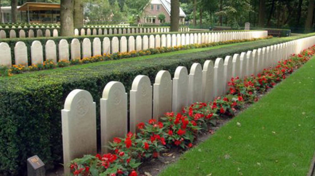 Militair herbegraven op ereveld