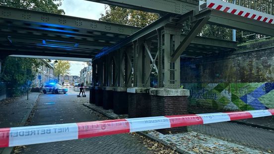 112 Nieuws: Scooterbestuurder ernstig gewond geraakt bij ongeval in Deventer. 112 Nieuws: Scooterbestuurder ernstig gewond geraakt bij ongeval in Deventer.