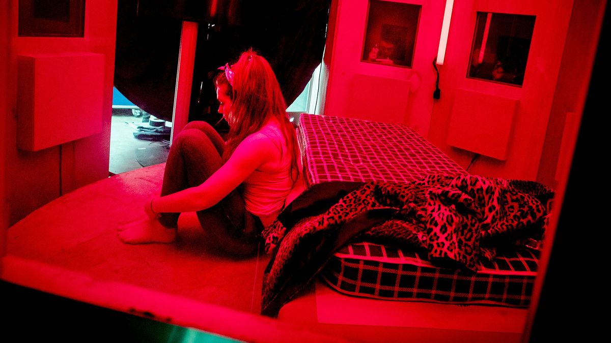 OM gebruikt voor het eerst lokprofiel tegen jeugdprostitutie, arrestatie in Loenen aan de Vecht