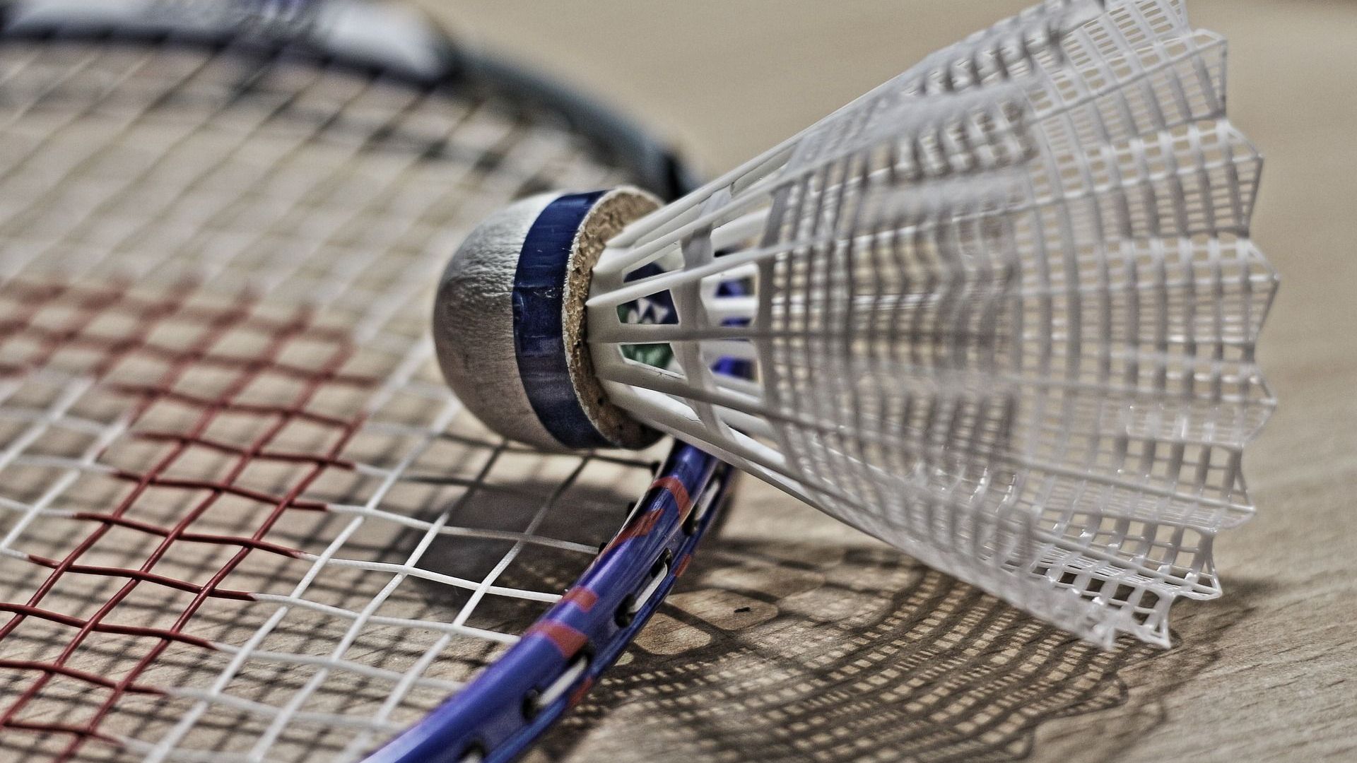 Politiek ontmoet sport tijdens badmintontoernooi in Lichtenvoorde.