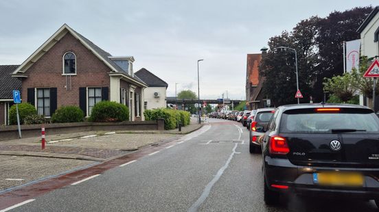 Verkeer loopt vast op wegen rond IJsselbrug