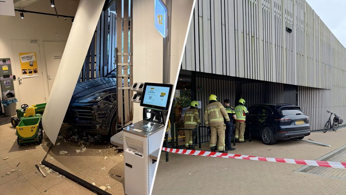 Auto rijdt dwars door muur van Jumbo