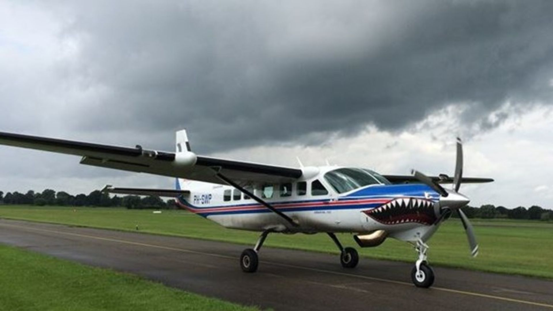 Vliegveld Teuge wil grenscontroles weer terug