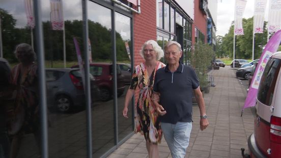 Henny is blind, maar weet precies hoe haar nieuwe keuken eruit moet zien