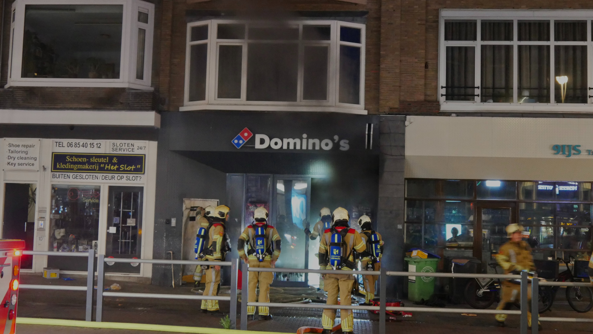Brand bij pizzabakker in Utrechtse binnenstad, woningen ontruimd