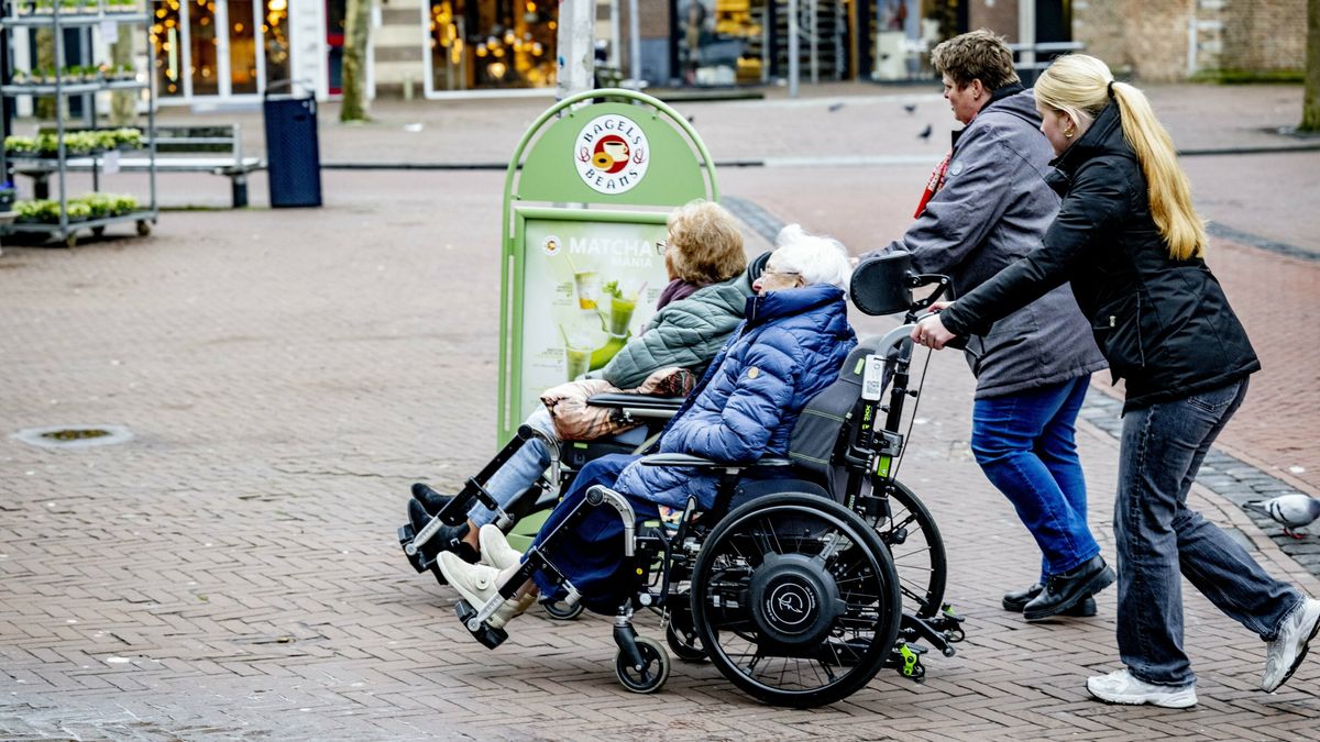Assen helpt overbelaste mantelzorgers op adem komen: ‘Ze gaan stapje voor stapje over hun grens’