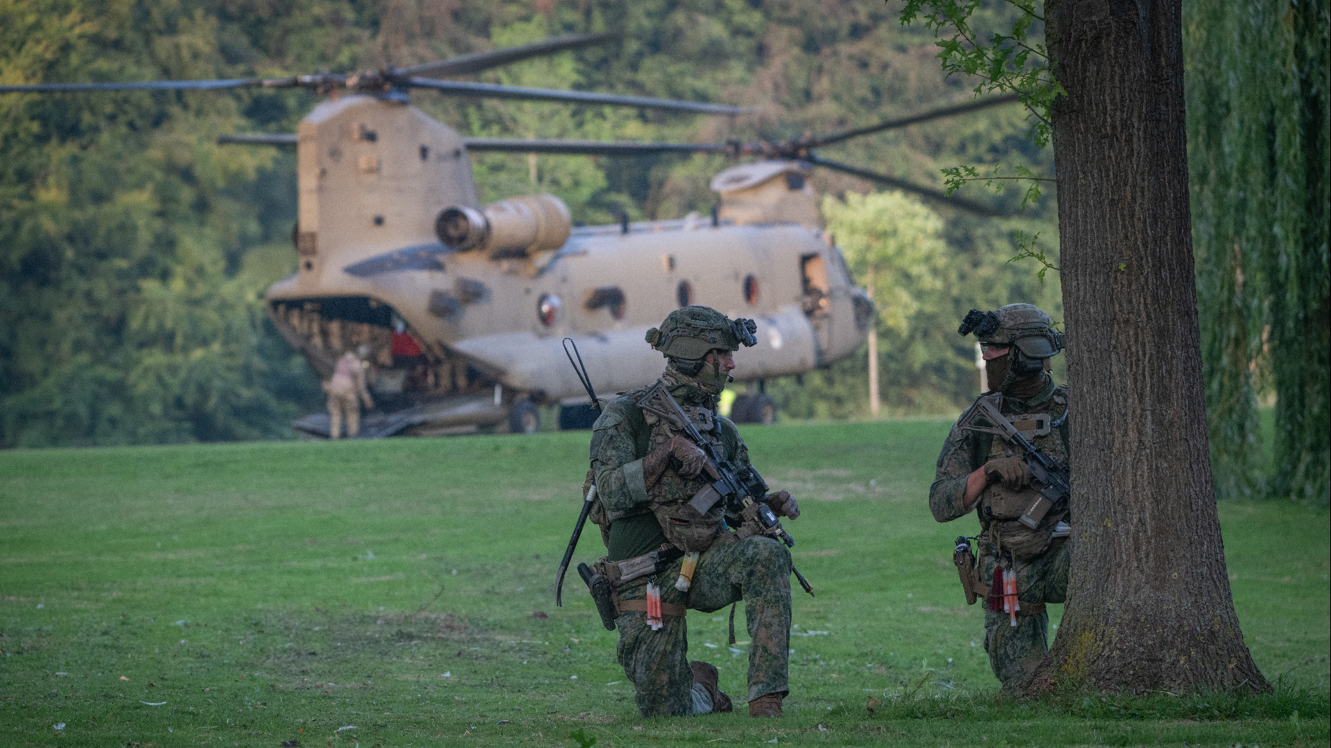 Militairen oefenen met gijzelingsscenario