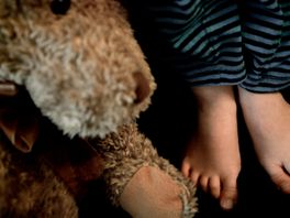 Man samen met SM-minnares verdacht van misbruiken 8-jarige stiefdochter