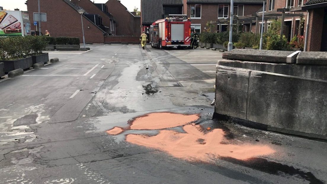 Brandweer ruimt lekkende brandstof op