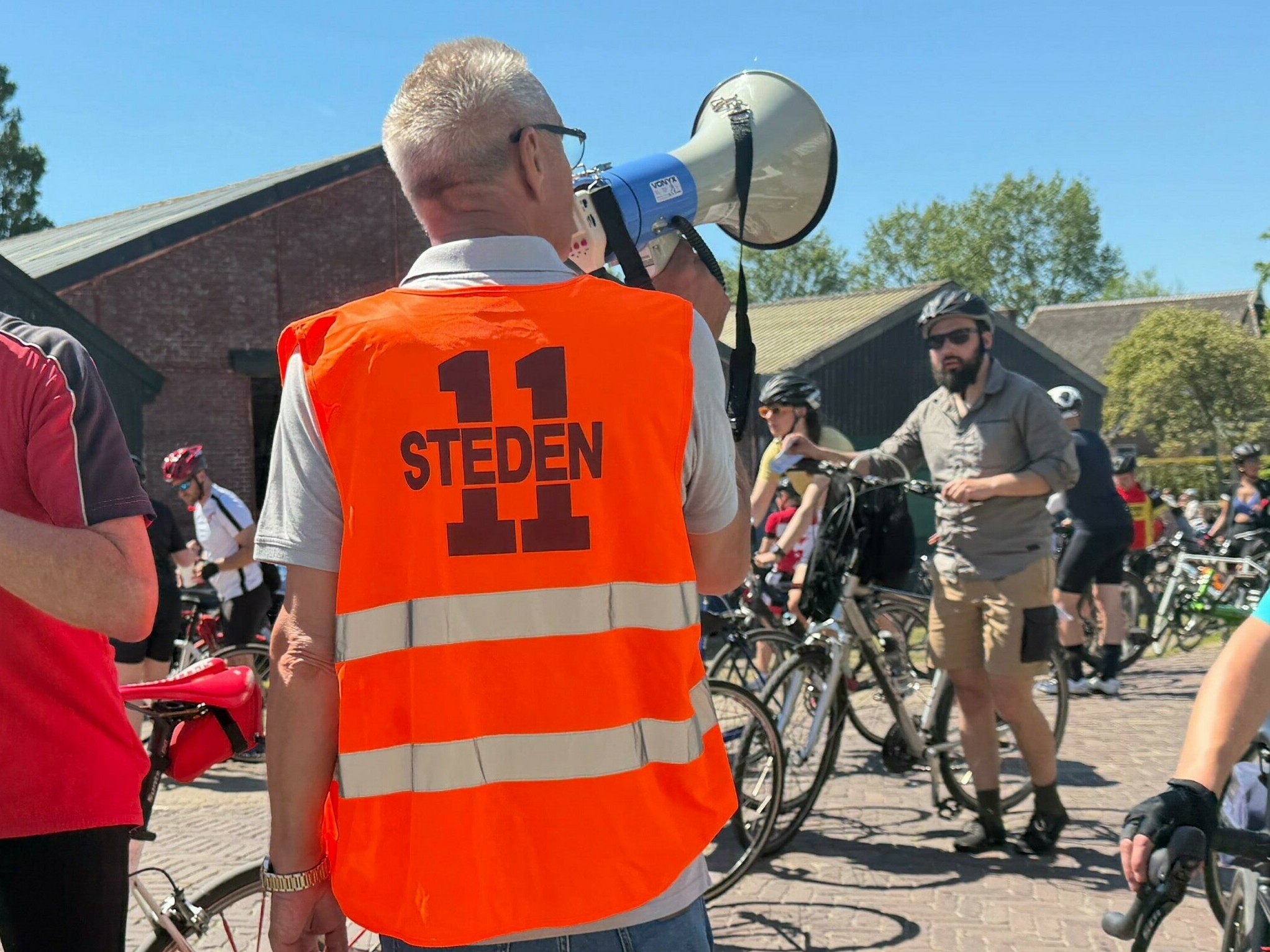 Regelers yn Holwert lieten te folle ferkear troch, stimpelpost sil aanst wol wer iepen