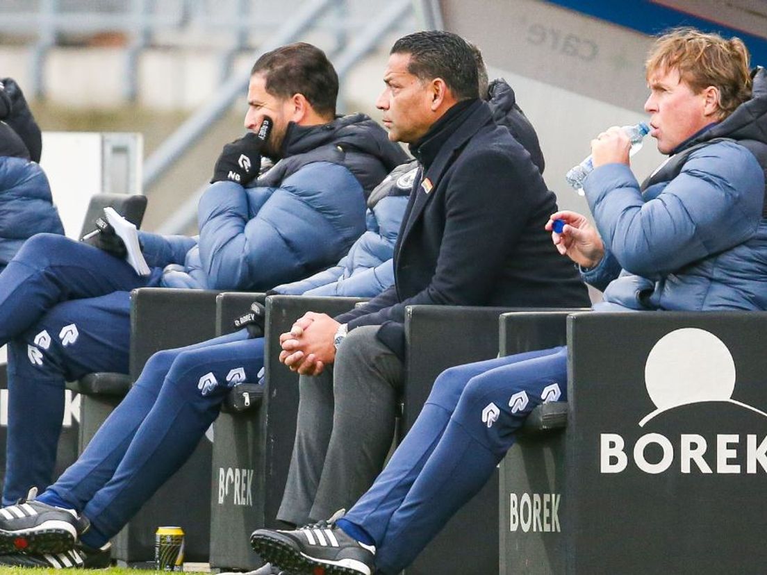 Henk Fraser (midden) tijdens Willem II-Sparta. (VK Sportphoto - Mischa Keemink)