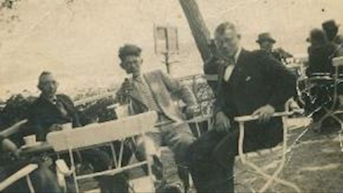 Wilhelmus (midden) met zijn broer en verzetsman Gerrit
