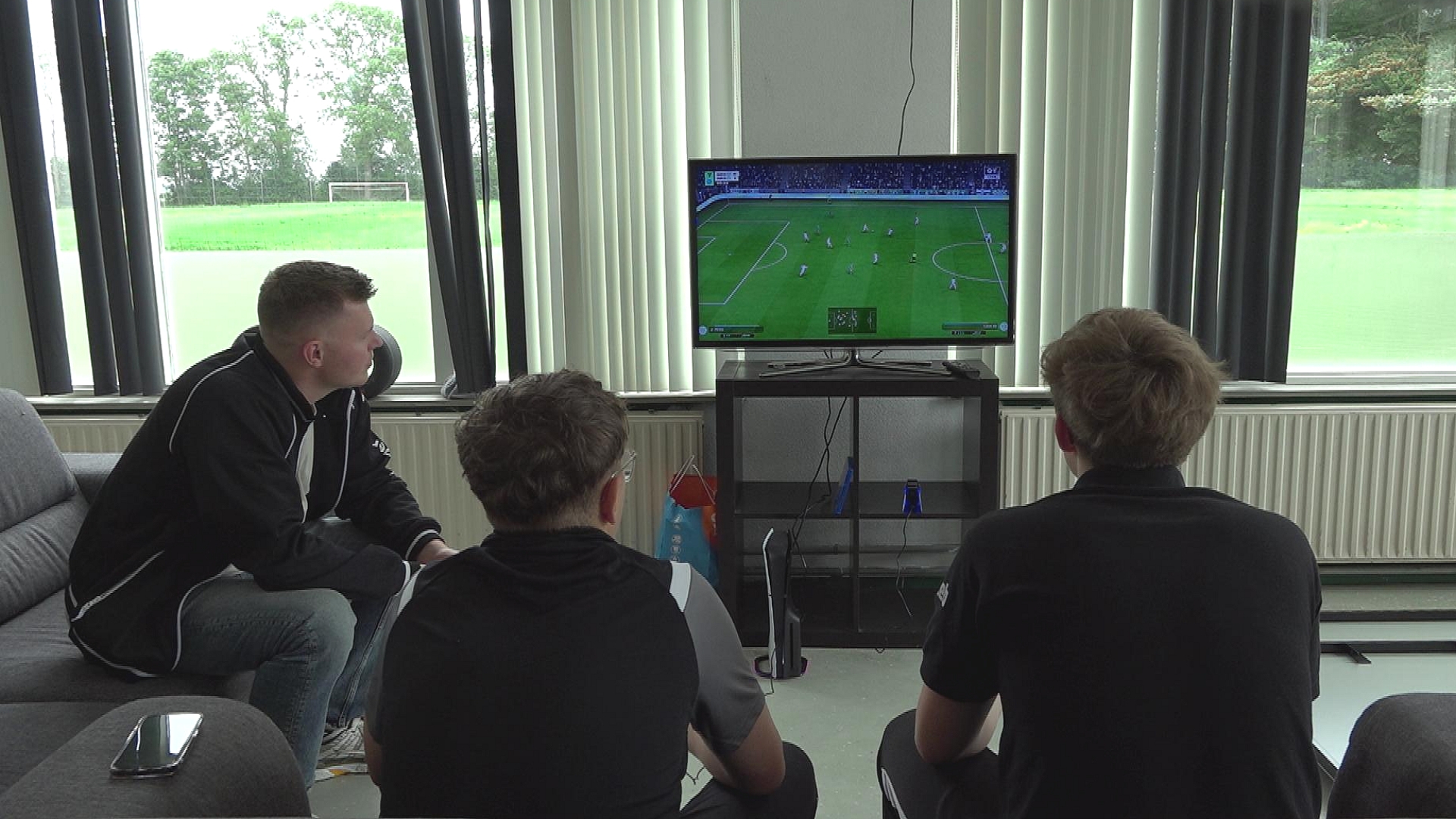 Voormalige voetbalkantine THOS wordt jeugdhonk: ‘FIFA, baske