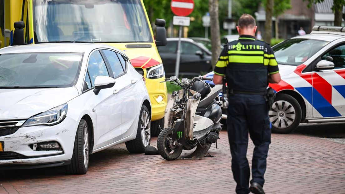 112-nieuws: Gewonde bij aanrijding met scooter in Sappemeer • Twee aanhoudingen in Leek
