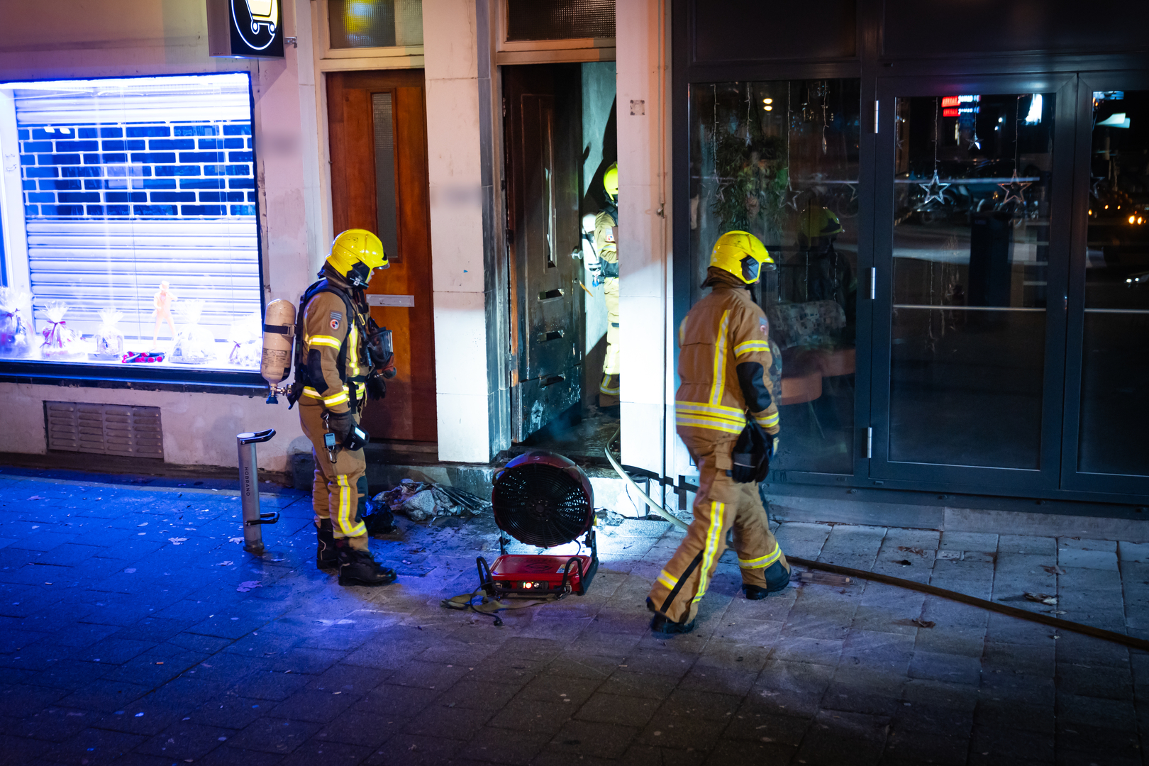 Door de explosie moesten zeven mensen hun huis uit.