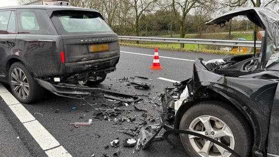 Flinke vertraging op A27 na ongeluk. Flinke vertraging op A27 na ongeluk.