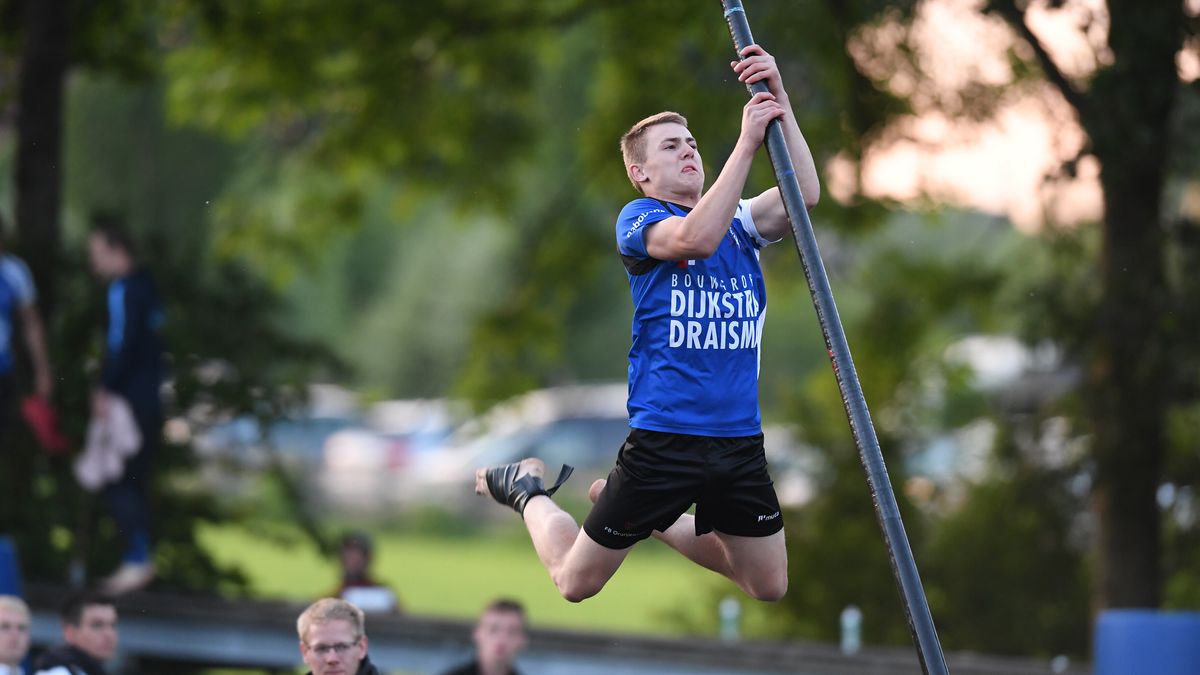 Bijzondere prestatie: Sietse Lefferts (15) ljept ruim 20 meter in It Heidenskip