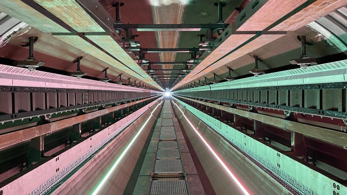 Kijk mee in de supersnelle hyperloop in Veendam