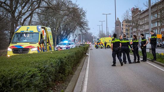 Verkeersregelaars aangereden bij ruzie in Rotterdam, drie aanhoudingen. Verkeersregelaars aangereden bij ruzie in Rotterdam, drie aanhoudingen.