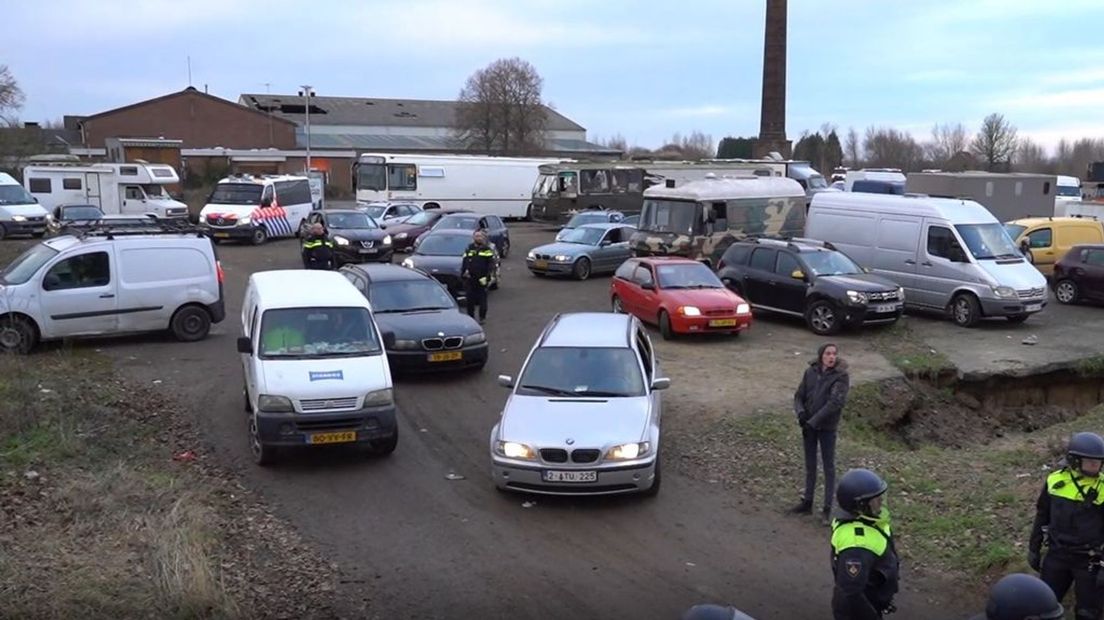 Het terrein werd ontruimd door de politie.