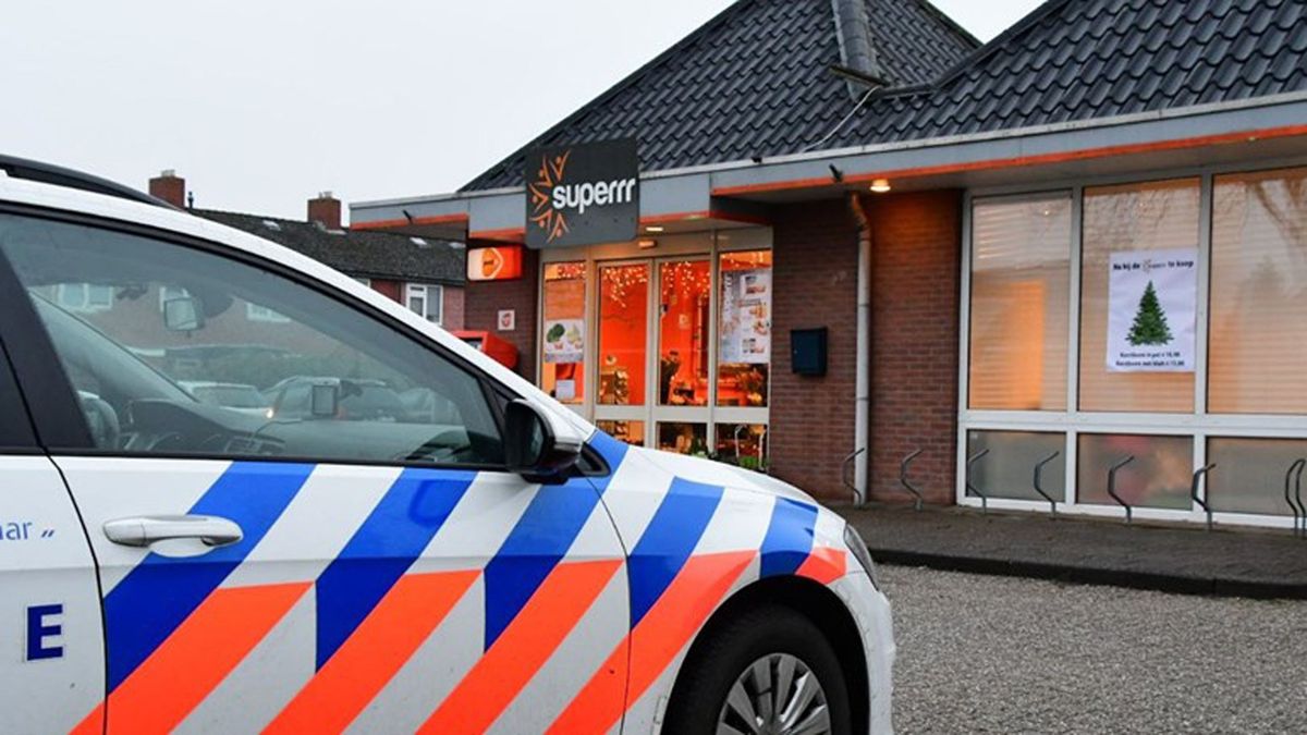 Jongens uit Delfzijl aangehouden voor overval supermarkt Holwierde