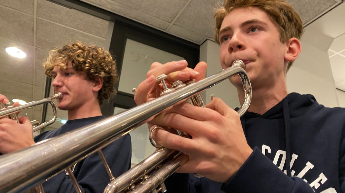 Dirk (14) speelt trompet in het grote orkest van de 100-jarige harmonie Sempre Crescendo in Diepenveen