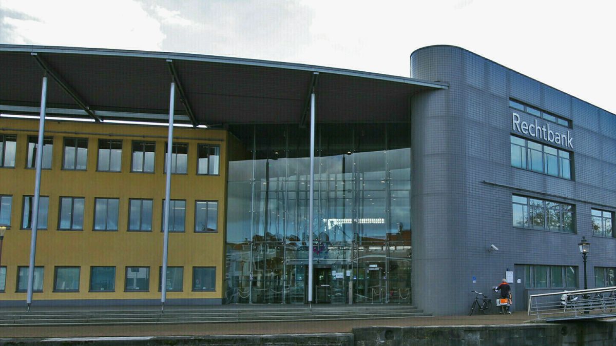 Huilende verdachte (27) uit Terneuzen staat terecht voor bezit en verspreiden kinderporno