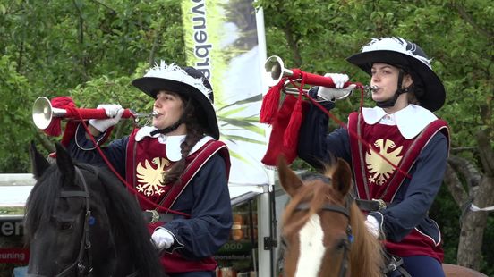 Bezoekers trotseren de regen voor Paard en Erfgoed