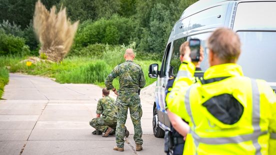 EOD vindt explosief in winkelcentrum Vlaardingen en brengt dit tot ontploffing in Broekpolder
