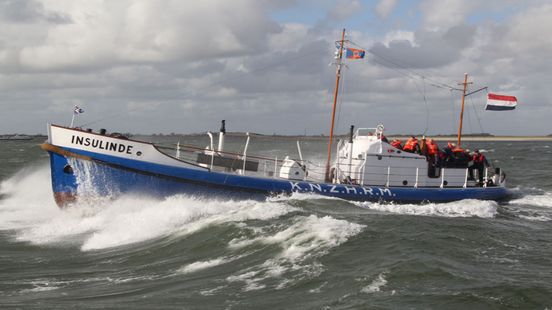Reddingboot Insulinde heeft nu zelf hulp nodig
