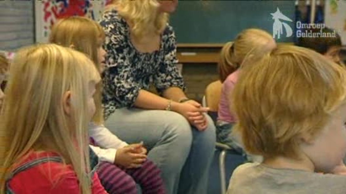 In Wezep gaan peuters van drie jaar bij wijze van proef een ochtend per week naar de basisschool.