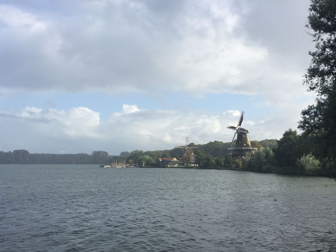 De Rotterdamse snuifmolen De Ster aan de Kralingse Plas