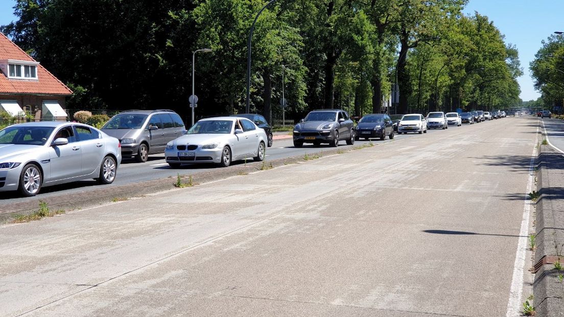 Vertraging in Enschede na botsing met drie auto's