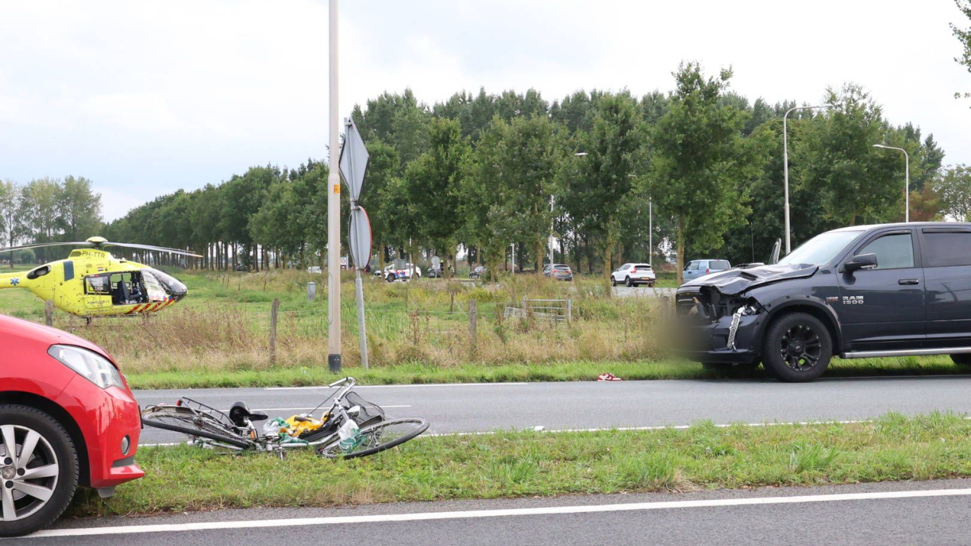Fietser zwaargewond naar ziekenhuis na botsing