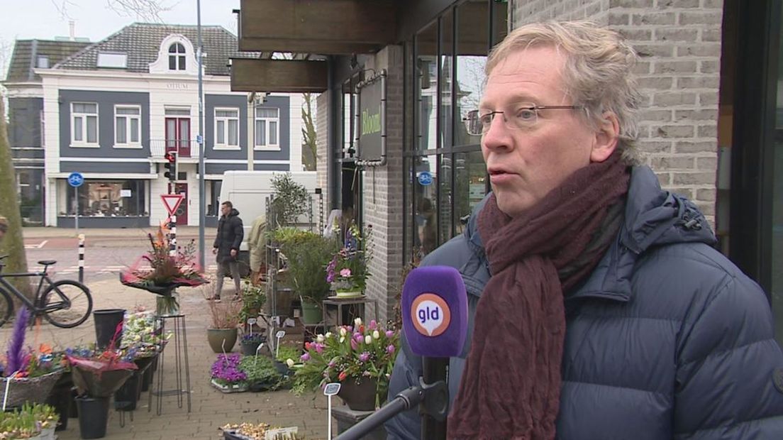 Op straat in Oosterbeek wordt wisselend gereageerd op de val van het kabinet.