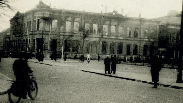 Brand in het Old Burger Weeshuis in Leeuwarden op 14 april 1945