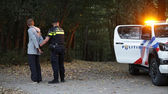 Brandweer blust brandje vlak bij strand, politie houdt man aan Home