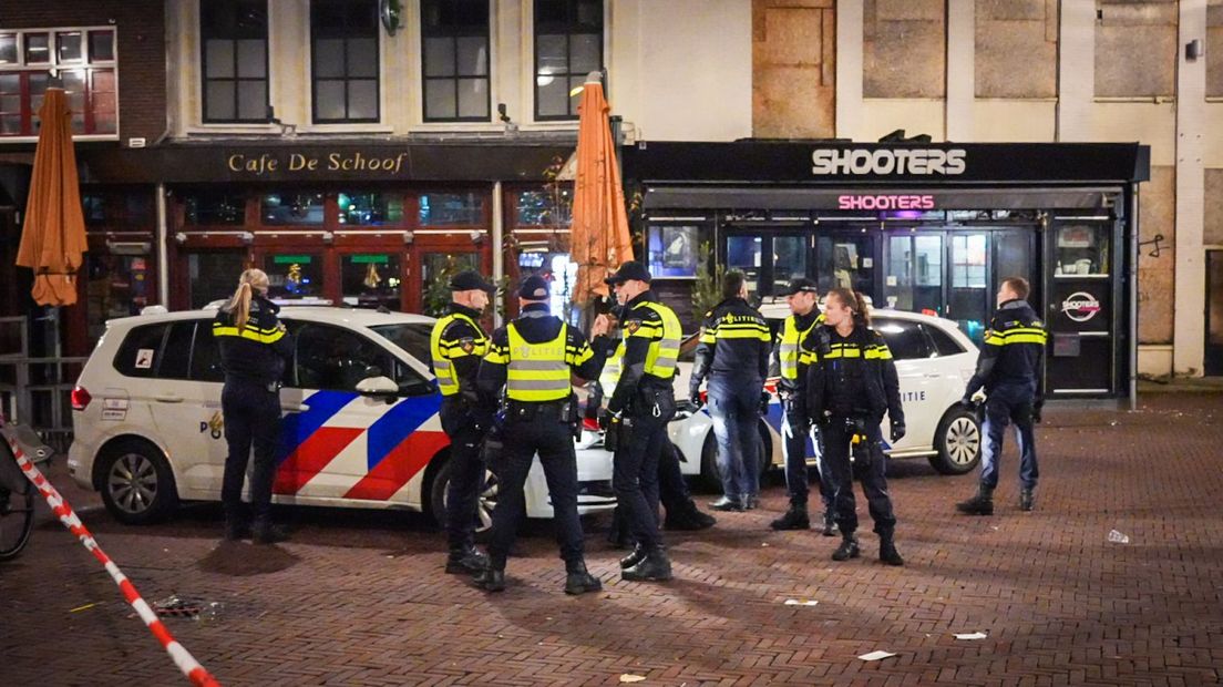 De steekpartij in Arnhem bracht de nodige politieagenten op de been.