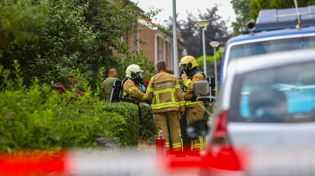 De brandweer ontluchtte de woning.