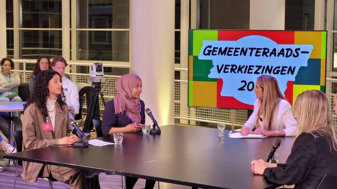 Haagse jongeren in gesprek bij 'Haagse jongeren geven raad'