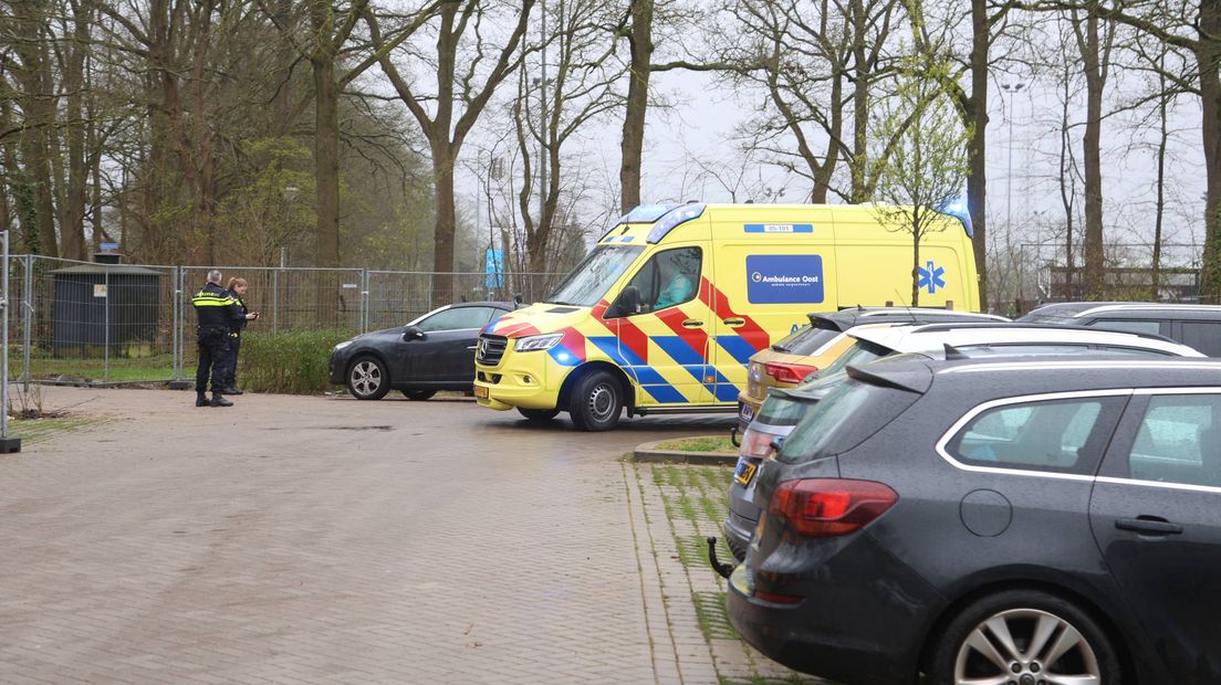 De 79-jarige man uit Borne kwam door een schrikreactie ten val.