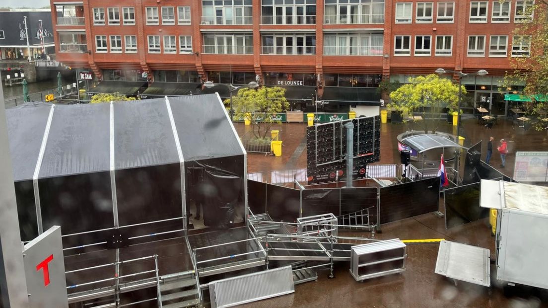 Podiumdelen van Diederik de Jong op het Rijnplein in Alphen