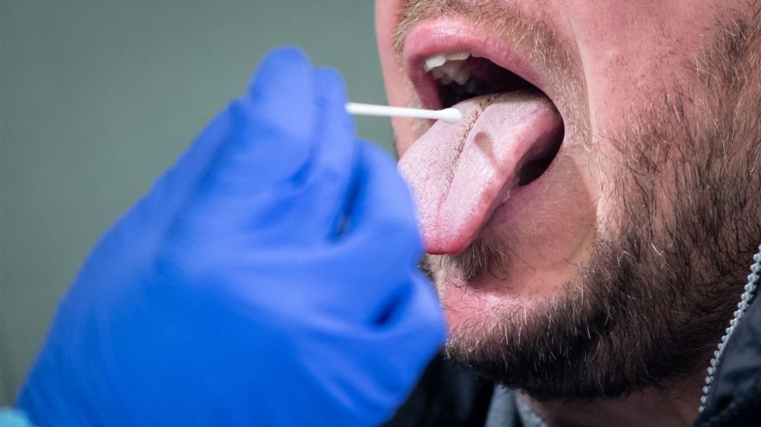 Aantal coronabesmettingen in Twente onder de 100, geen doden in Overijssel