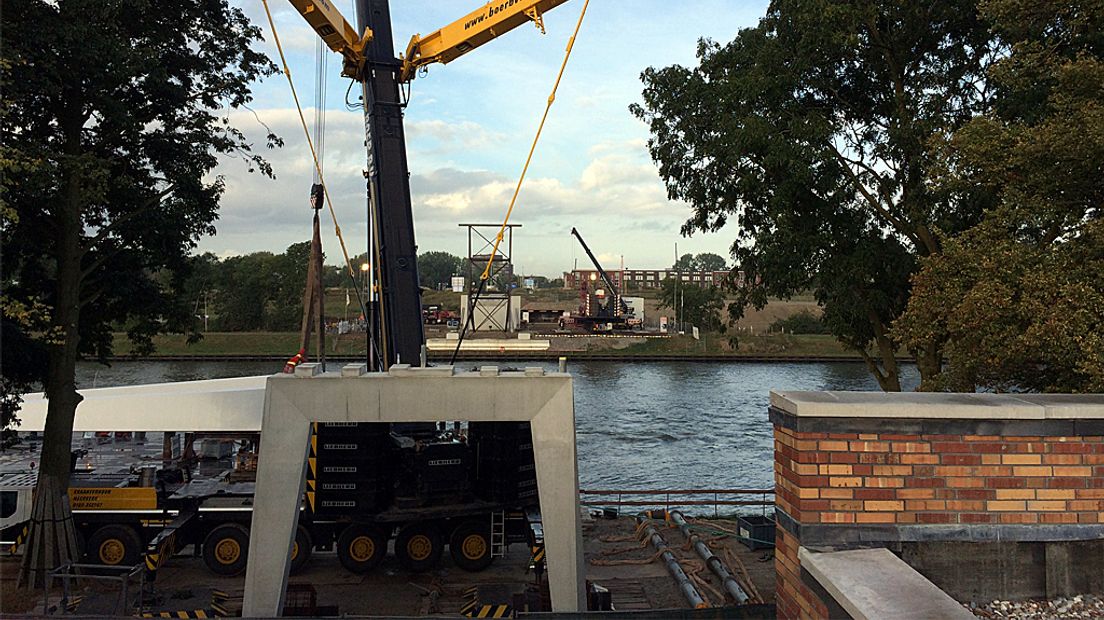 Volgens de gemeente zorgt de brug voor een beter fietsnetwerk in de stad.